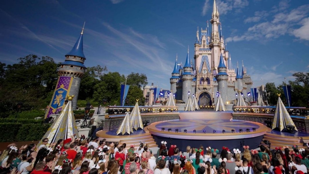 40th Anniversary Disney Parks Magical Christmas Day Parade