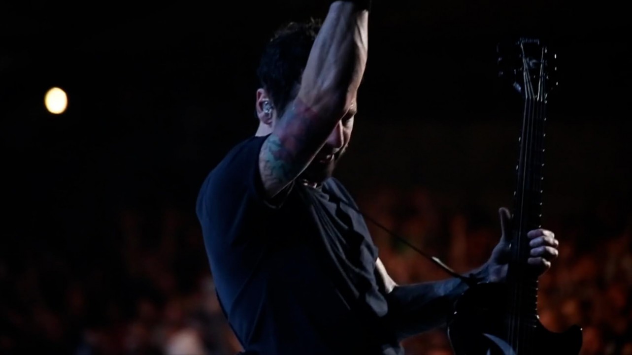 I Stand Alone: The Sully Erna Story